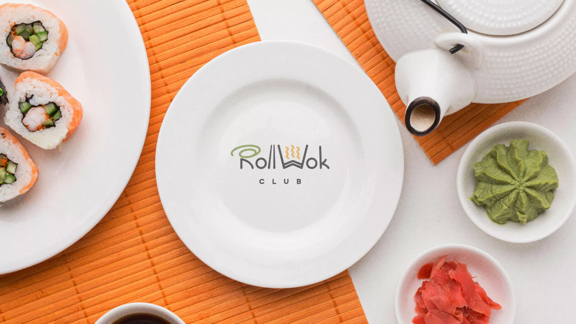 Разработка логотипа и фирменного стиля суши-бара «Roll Wok Club» в Уяре